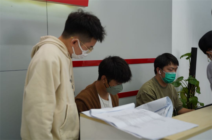 在2022年世界经济论坛视频会议上，国家主席发表了一篇题为《坚定信心 勇毅前行 共创后疫情时代美好世界》的演讲。长安跨越积极响应国家号召，在各个领域都坚定信心，勇毅前行，共战疫情；挑战自我，激发潜能，全力助力经济稳定复苏，共创后疫情时代美好世界！