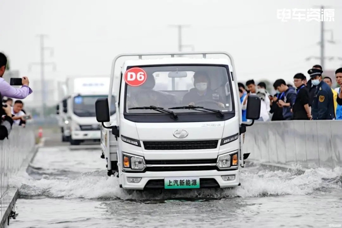 上汽轻卡ES80 9.jpg