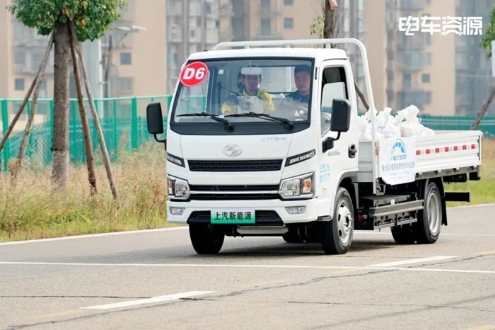 上汽轻卡ES80 10.jpg