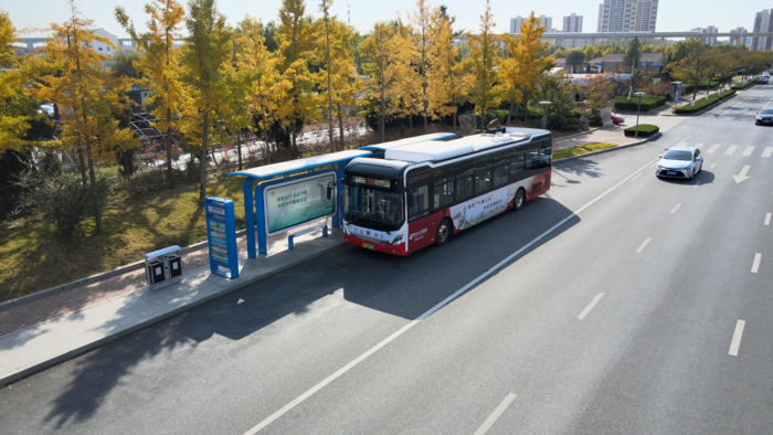 扬时代新风 享零碳之旅 中车“清廉之风”主题公交上线烟台2.png