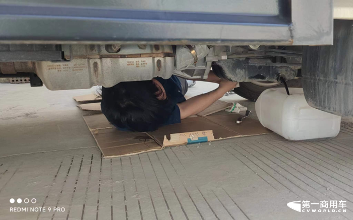 开江淮1卡恺达像开轿车一样，安静舒适非常适合校园配餐3.png