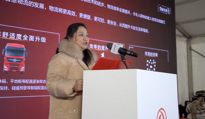 东风商用车幸福卡车关爱计划走进青海格尔木3.png