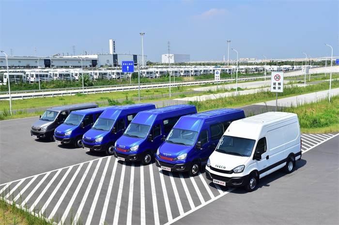 近日，“谁是第一”商用车2022年度评选总决赛暨颁奖典礼在北京隆重举行。依维柯欧胜其出色的产品实力，一举斩获2022年度“第一高效轻客”大奖。