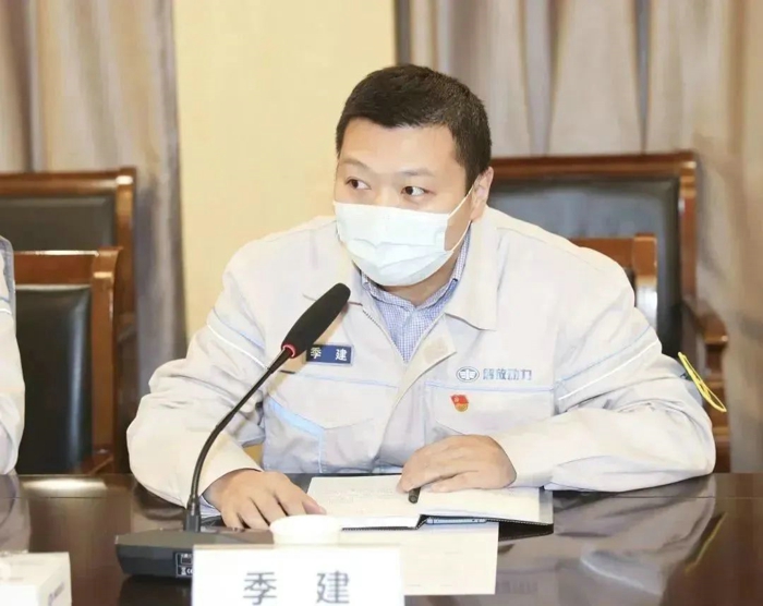 1月2日，迎着新年蓬勃朝气，解放动力动力总成事业部营销服务部以“奋楫扬帆争朝夕，融域智慧开新局”为主题，召开2023营销战法研讨暨开门红部署会，迅速打响新年“第一枪”。