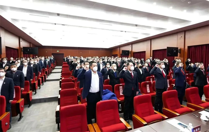 1月3日，一汽解放召开2023年“开门红”动员大会，为全面打赢2023年领航攻坚战，实现全年经营目标开好局、起好步作出部署动员，中国一汽总经理助理、一汽解放董事长、党委书记胡汉杰出席会议并讲话。
