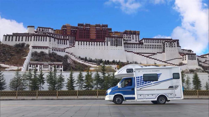 依维柯房车2.png