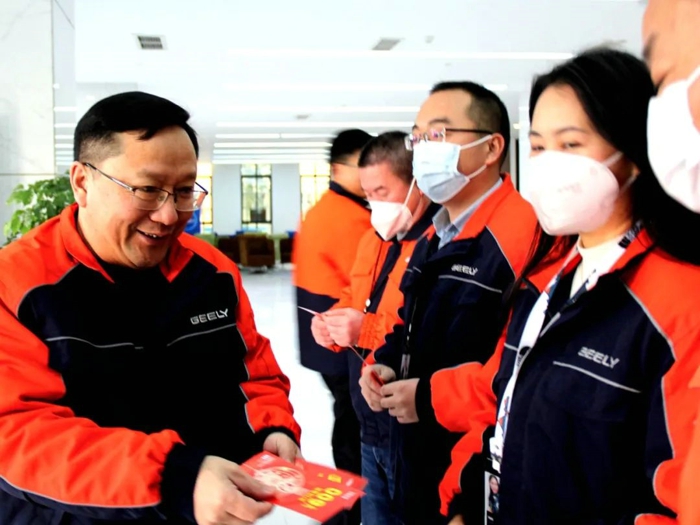 1月28日，远程新能源商用车集团旗下四川南充、江西上饶、安徽马鞍山、山东淄博等五大产品线专业制造基地全面开启复工复产，各基地抓实抓细各项准备工作，确保安全生产、高效生产，力争实现开门红，为新一年开好头、起好步。