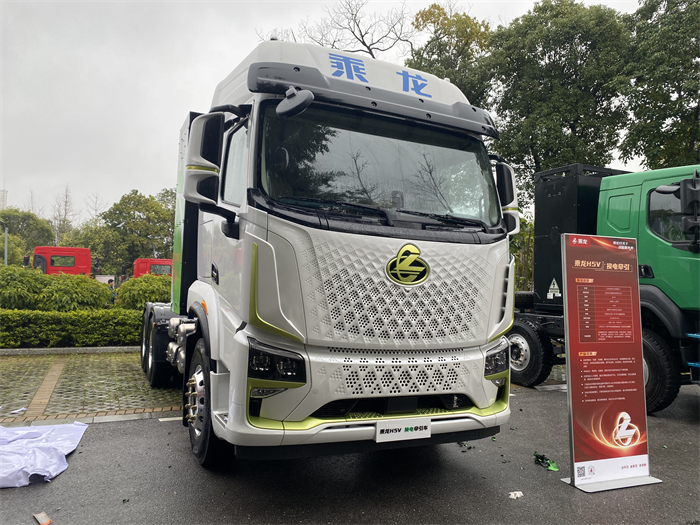 乘龙H5V换电牵引车.JPG