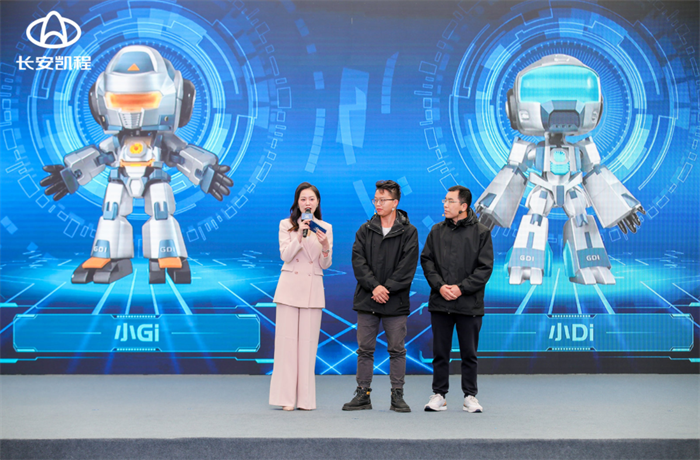 ​3月18日，“强芯出发 共启美好生活”——新长安星卡&新长安睿行M60 上市发布会在重庆双福国际农贸城盛大举行。