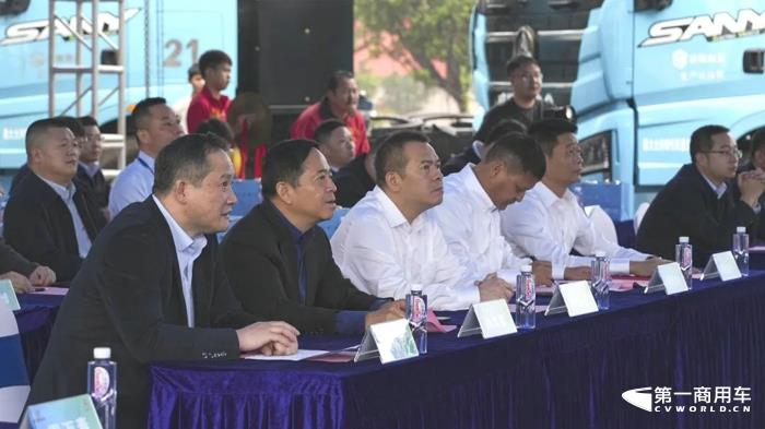 广西最大规模三一电动化产品交付防城港.jpg