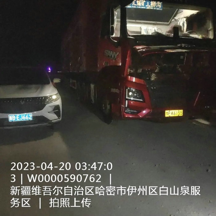 沙尘暴驱车307公里深夜外出救援2.jpg