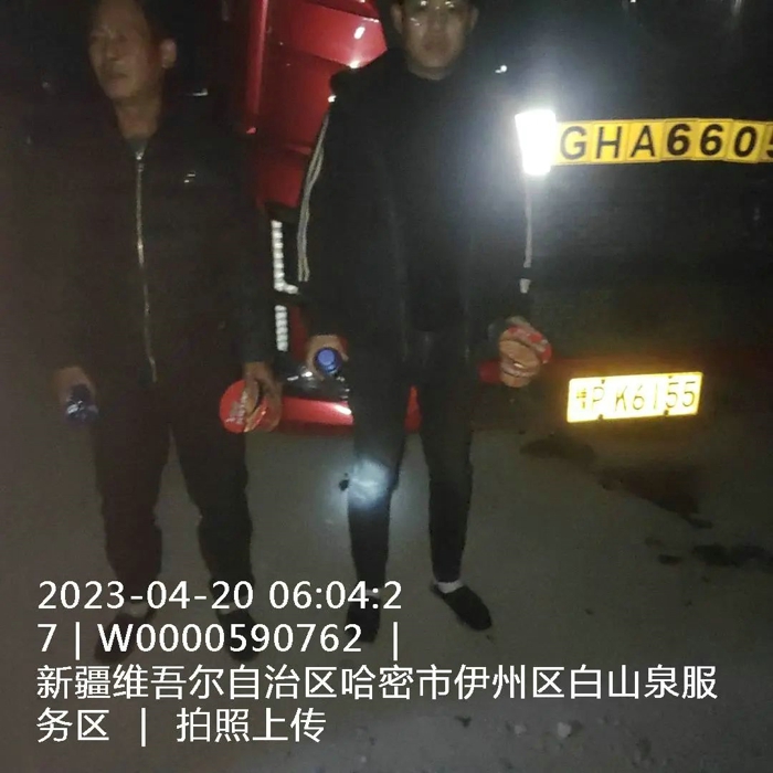 沙尘暴驱车307公里深夜外出救援4.jpg