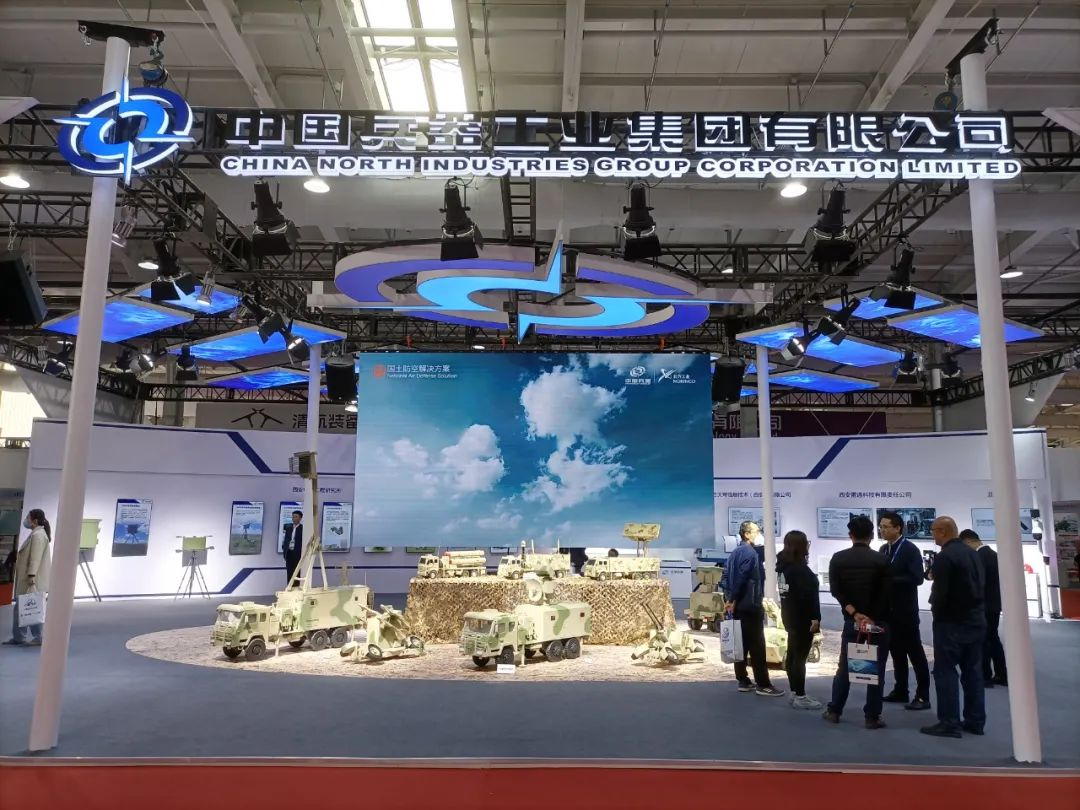 4月13日，由中国雷达行业协会、中国电子科技集团有限公司、中国电子信息产业集团有限公司联合主办的2023年第十届世界雷达博览会在北京首钢会展中心盛大开幕，北奔重汽特种车辆底盘搭载的多型雷达装备重装亮相。