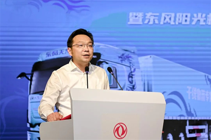 5月18日，东风商用车有限公司匠心打造的干线物流专家东风天龙GX上市发布。