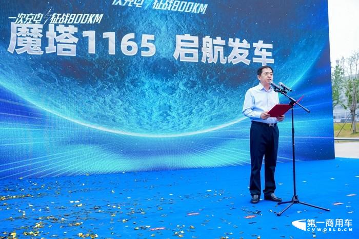 6月6日，“一次充电，征战800KM”，三一魔塔1165电动牵引车道路首航正式发车。