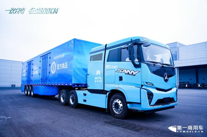 6月6日，“一次充电，征战800KM”，三一魔塔1165电动牵引车道路首航正式发车。