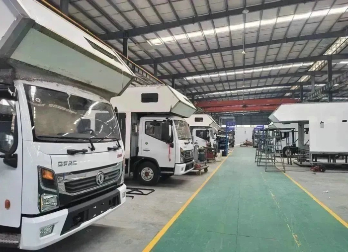 东风凯普特房车专用底盘成功交付2.jpg