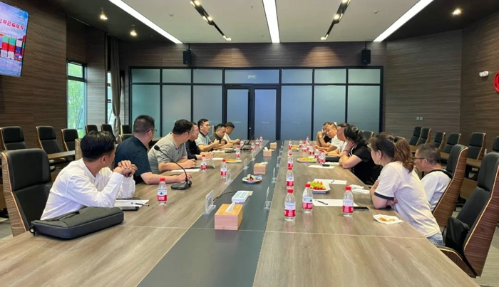 新品龙擎动力牵引车迎来首家行业大客户2.jpg