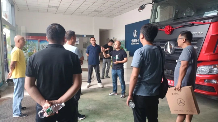 北奔国六V3ET牵引车成功交付江西客户.jpg