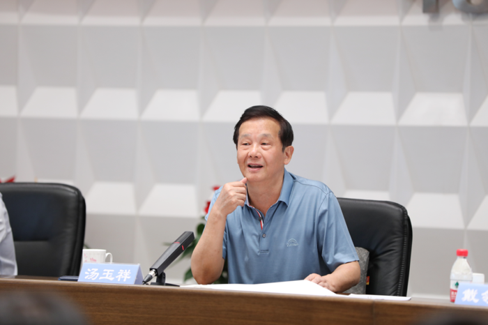 7月10日，“2021-2022年集团科学技术进步奖表彰大会”隆重召开，旨在奖励在宇通科学技术进步活动中做出突出贡献的个人和团队，促进技术创新、成果转化及产业化推广，实现技术领先、产品领先以及产品竞争力持续提升。