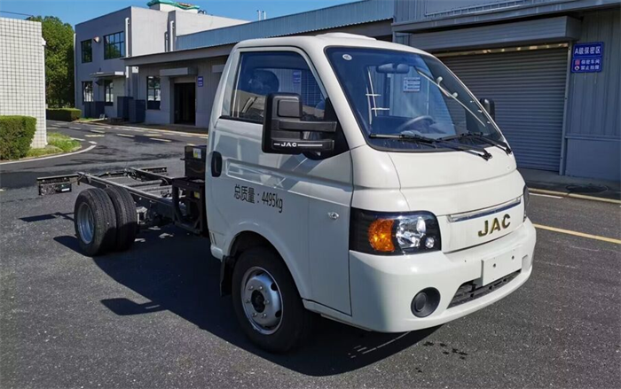 【第一商用车网 原创】在轻卡市场向新能源转型的道路上，有哪些企业动向值得关注？