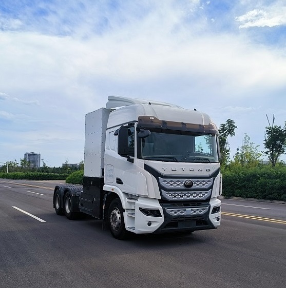 宇通燃料电池牵引车.jpg