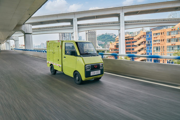3.68万元起！人民五菱再造神车，E10致富小精灵正式上市2.png