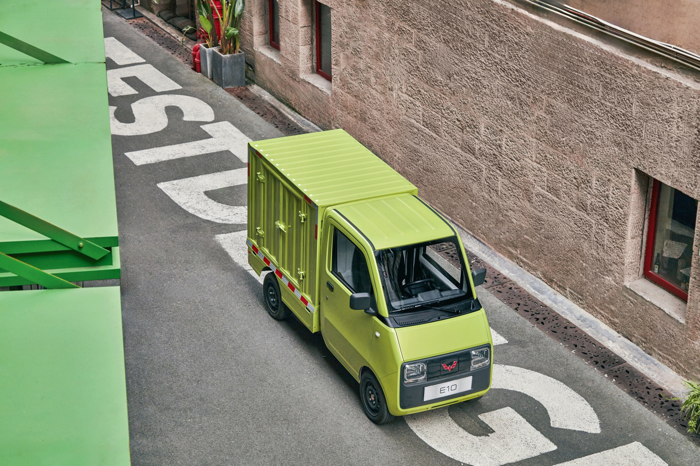3.68万元起！人民五菱再造神车，E10致富小精灵正式上市3.png