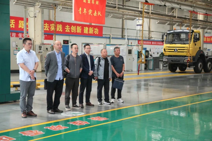 上海金达醇喜新能源科技有限公司董事长袁沛华一行来北奔重汽交流合作2.jpg
