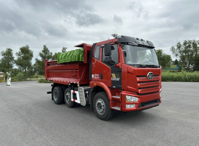 解放J6L自卸车.jpg