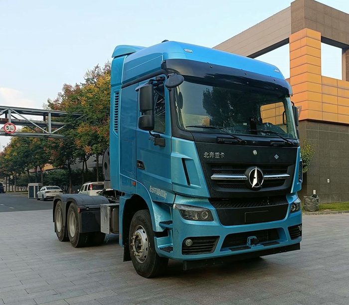 北奔天然气牵引车.jpg