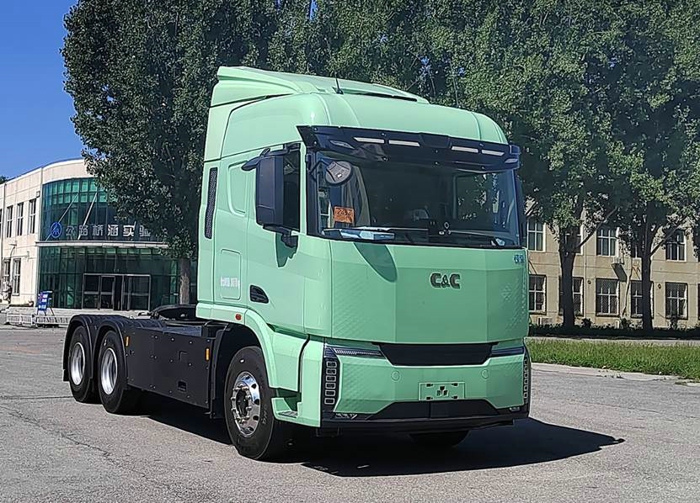 联合重卡纯电动牵引车.jpg