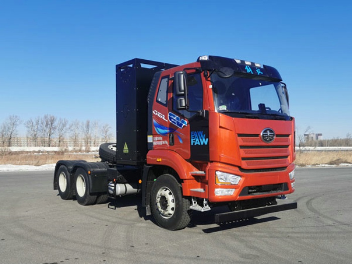 解放J6L换电式纯电动牵引车2.jpg