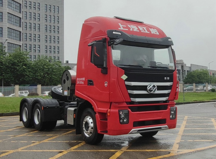 红岩LNG牵引车.jpg