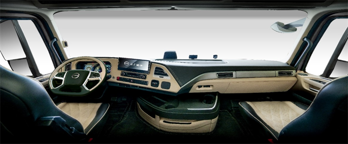 【第一商用车网 原创】在11月29日举行的2023（第八届）“谁是第一”商用车年度评选总决赛暨颁奖典礼上，北京重卡复兴车型与不少老牌车企的同类产品切磋竞技，并成功摘得“2023年度第一数智重卡”大奖。