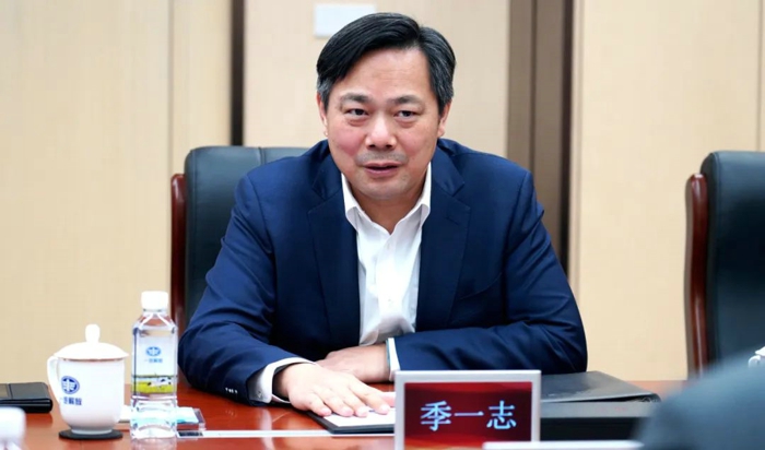 11月28日，一汽解放汽车有限公司（以下简称“一汽解放”）与佛吉亚（上海）氢能投资有限公司（以下简称“佛吉亚氢能”）、法国液化空气（中国）投资有限公司（以下简称“法液空”）在长春共同签署氢能战略合作框架协议，一汽解放总经理、党委副书记李胜，党委委员、副总经理季一志，佛吉亚氢能投中国区总经理白立松(Alban Brisset)，法液空氢能源中国区副总裁陈星出席签约仪式。