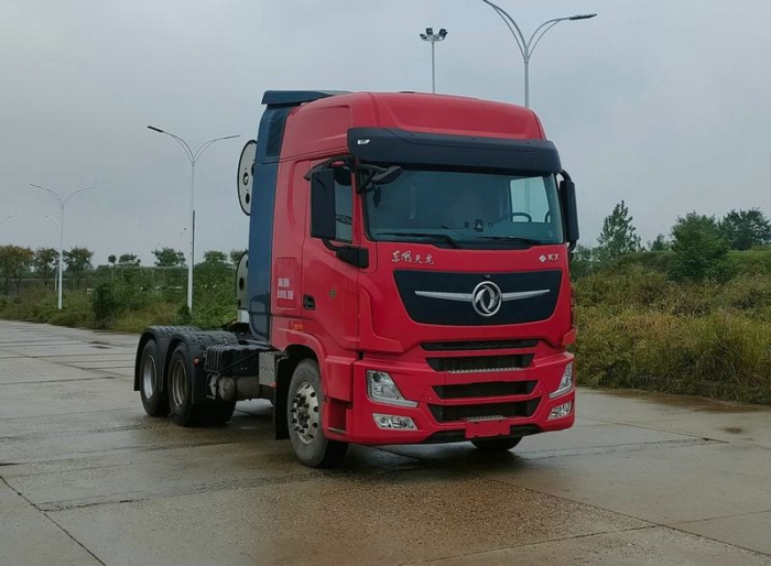 东风天龙KX LNG牵引车.jpg