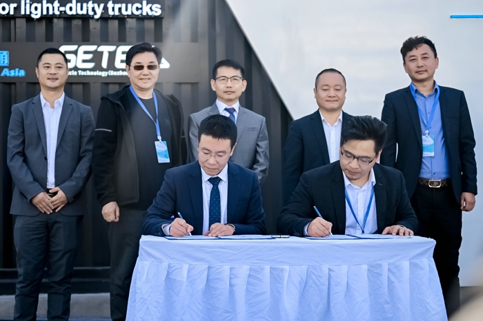 由吉泰GETEC、中建科工联合交付的首座全自动轻卡模块化智能换电站，12月28日在东莞·清溪镇全面启动运营。