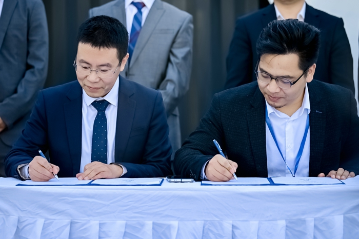 由吉泰GETEC、中建科工联合交付的首座全自动轻卡模块化智能换电站，12月28日在东莞·清溪镇全面启动运营。