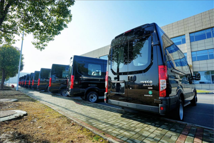 依维柯新疆交车995.png