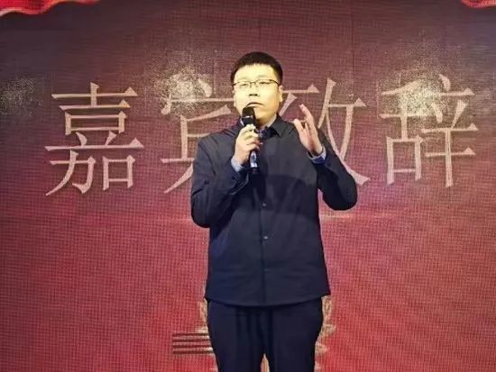 龙行大运，暖春贺岁，2024年1月7日，在鞭炮与锣鼓声中，迎来了焦作市广途汽车销售有限公司的开业庆典。上午11：18，山西大运重卡营销中心副总经理助理张申、山西大运重卡营销中心销售总监倪世界、潍柴郑州办事处主任陈连辉、潍柴商用车市场经理张海泉、武陟县交通局张书记携手为庆典进行剪彩，为2024大运及广途汽车销售有限公司在河南区域的销售工作赋予喜庆祥瑞的开端。