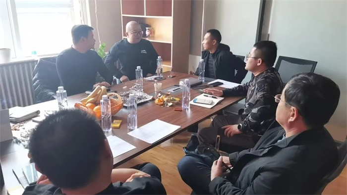 2024“赢战首季 势必当红”，解放轻卡开门红动员大会如火如荼，各级领导深入一线、动员部署，为全面赢战2024积极备战。动员大会的召开，使得各地区部士气振奋，领战旗、待出征，以昂扬斗志全身心投入工作，高质量赢战新年开门红！