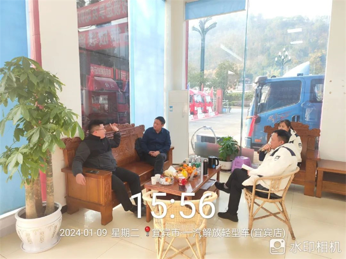 2024“赢战首季 势必当红”，解放轻卡开门红动员大会如火如荼，各级领导深入一线、动员部署，为全面赢战2024积极备战。动员大会的召开，使得各地区部士气振奋，领战旗、待出征，以昂扬斗志全身心投入工作，高质量赢战新年开门红！