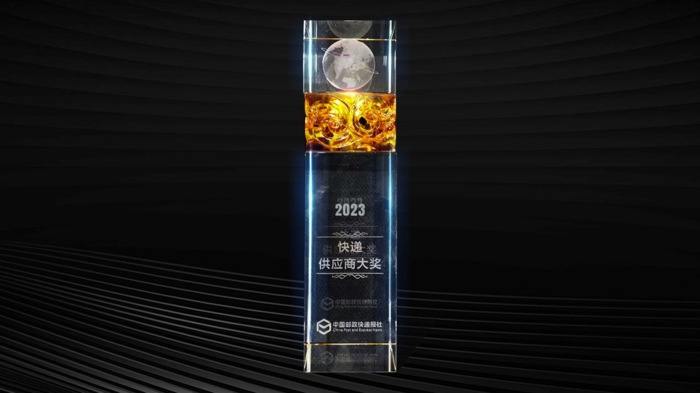 国家邮政局快递大数据平台数据显示，我国快递年业务量首次突破1200亿件大关，再创新高。在海量的快递市场面前，快递运输行业对高效、可靠且经济的运输解决方案的需求也日益增长。为了满足市场需求，东风柳汽乘龙推出了乘龙H5四缸大单桥车型，凭借其高效、可靠、经济等产品优势，成为快递运输从业者的理想选择。