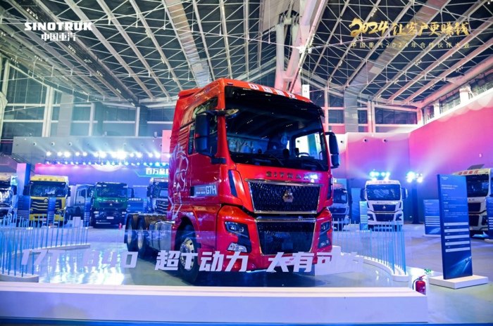 重汽汕德卡G7H牵引车.jpg
