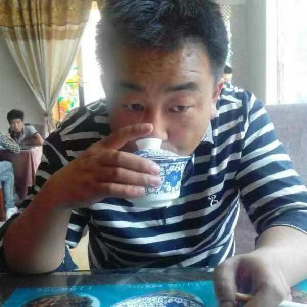 在中短途客运普遍选用纯电动客车的时候，甘肃金昌市安行征途汽车运输有限公司总经理王平（大伙儿称“老王”）经过长时间研究后，在“永昌——金昌”线首批投入8辆潍柴欧睿14座5.9米8AT柴油客车。