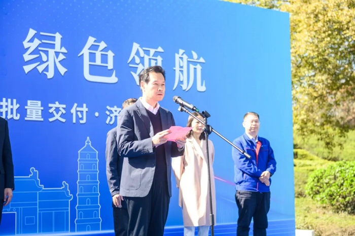 3月19日，“金马氢能 绿色领航 ”宇通重卡百城万客批量交付仪式在“豫北明珠”济源市盛大举行。