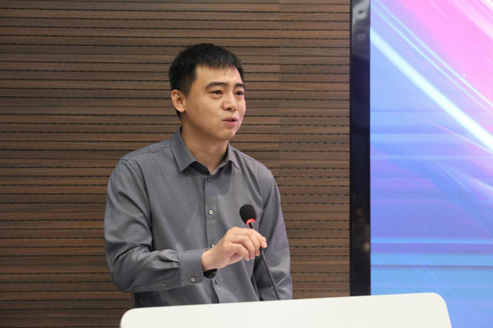 暖春启新程，东风传佳音。4月2日，2024年二季度东风商用车物流平台合作签约仪式暨车辆交付仪式，在东风商用车品牌体验中心隆重召开。