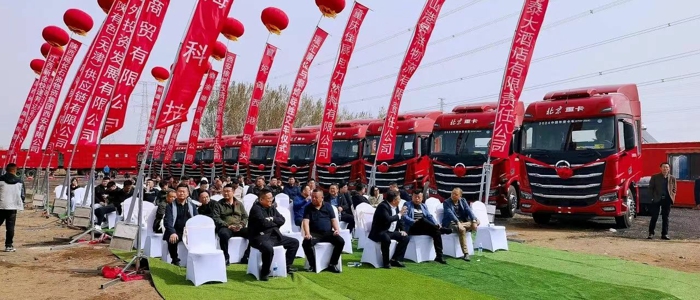 北京重卡追梦530LNG牵引车112.jpg
