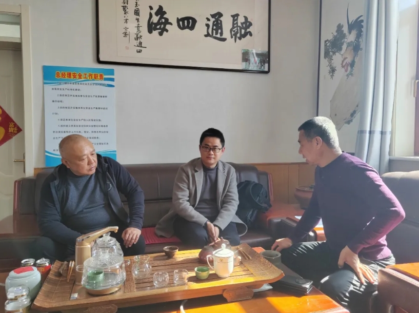 4月17日，津冀二区商代处&沧州金狮汽车销售有限公司向黄骅市DCYS有限公司交付20台新品危化牵引车。此次交付，续写了东风商用车与黄骅市DCYS有限公司2024年合作新篇章